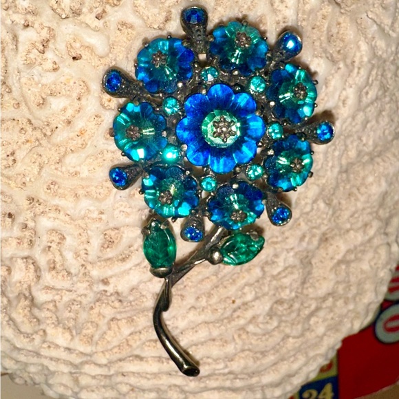 Vintage Albert Weiss Blue and Green margarita crystal Floral Brooch